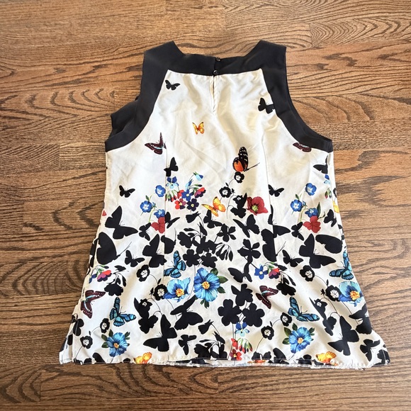 Red herring Large butterfly print sleeveless top in White - Picture 2 of 8